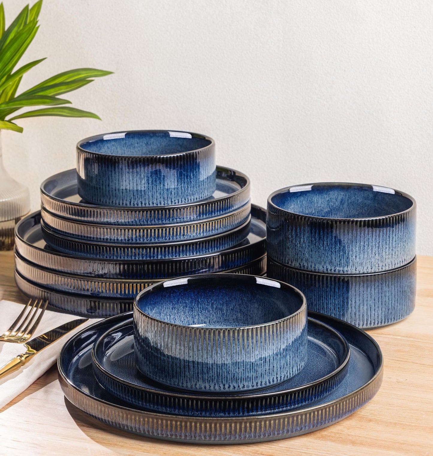 TheTerra Ceramic Dinnerware Sets for 4, 12 Pieces Porcelain Lightweight Plates and Bowls Sets, Scratch Resistant Dish Set, Oven & Microwave & Dishwasher Safe, Beige