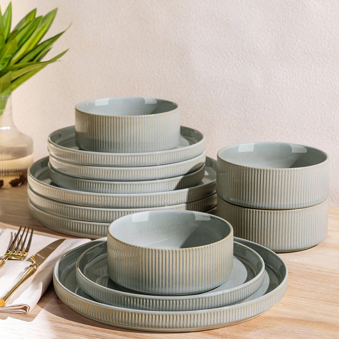 TheTerra Ceramic Dinnerware Sets for 4, 12 Pieces Porcelain Lightweight Plates and Bowls Sets, Scratch Resistant Dish Set, Oven & Microwave & Dishwasher Safe, Beige