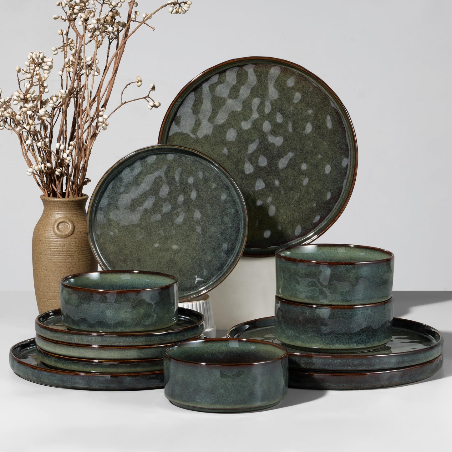 HaWare Dinnerware Sets, 12-Piece Plates and Bowls Set, Stoneware Dish Set for 4, Ceramic Dinnerware for Home Restaurant, Chip and Scratch Resistant, Microwave and Dishwasher Safe, Speckled White