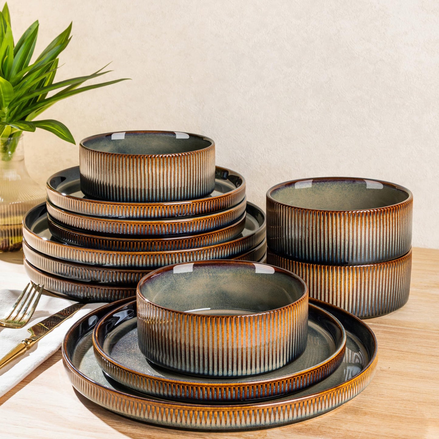 TheTerra Ceramic Dinnerware Sets for 4, 12 Pieces Porcelain Lightweight Plates and Bowls Sets, Scratch Resistant Dish Set, Oven & Microwave & Dishwasher Safe, Beige